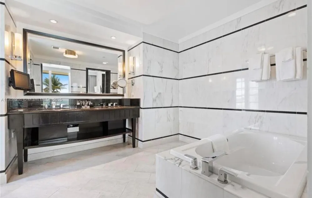 4391 Collins Avenue #623 Miami Beach, FL 33140
