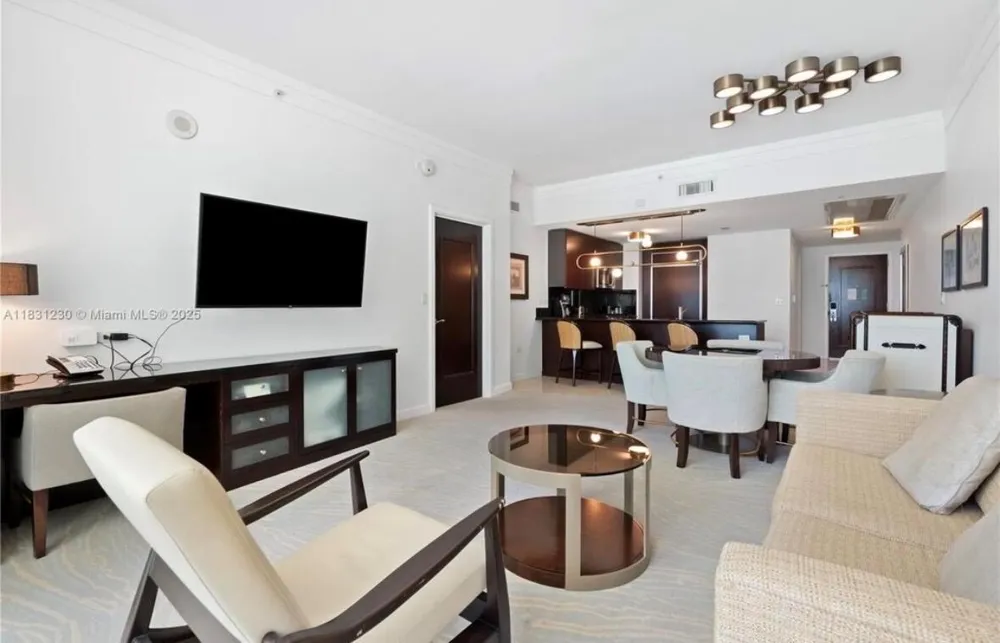 4391 Collins Avenue #623 Miami Beach, FL 33140