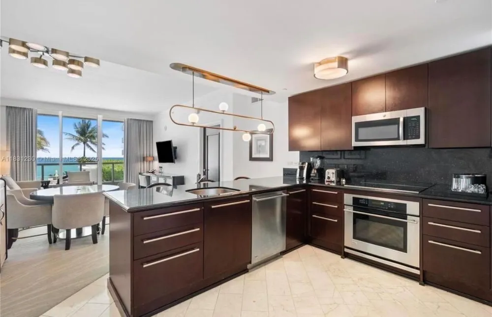 4391 Collins Avenue #623 Miami Beach, FL 33140