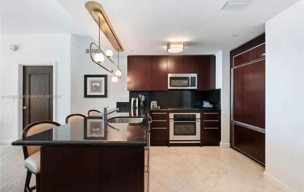 4391 Collins Avenue #623 Miami Beach, FL 33140