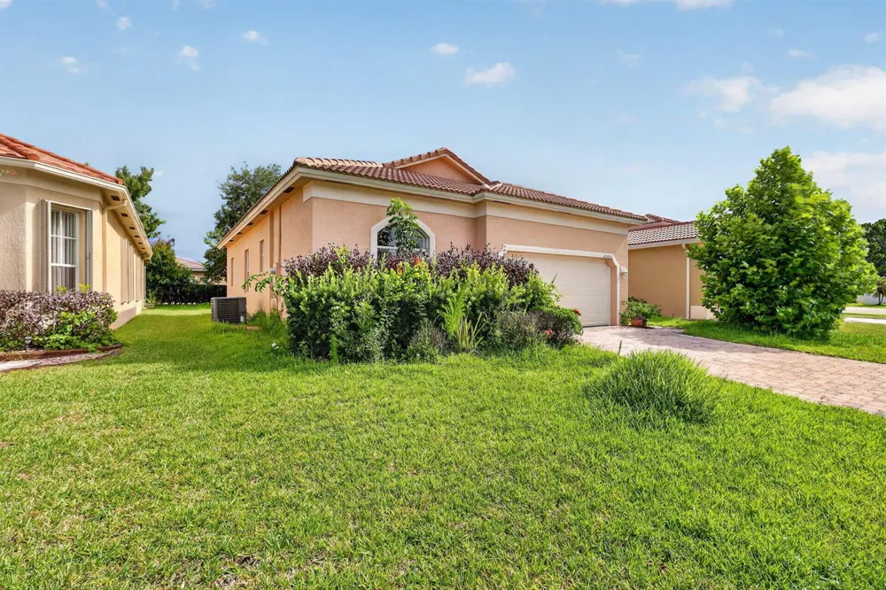 6305 SPRING LAKE TERRACE Fort Pierce, FL 34951