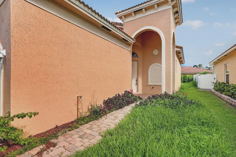 6305 SPRING LAKE TERRACE Fort Pierce, FL 34951