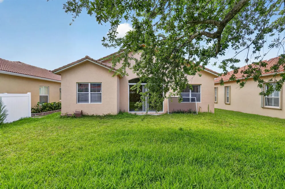 6305 SPRING LAKE TERRACE Fort Pierce, FL 34951