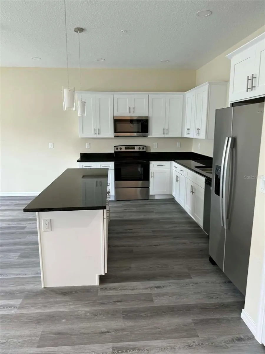4346 CAMBIO GARDENS COURT Tampa, FL 33610