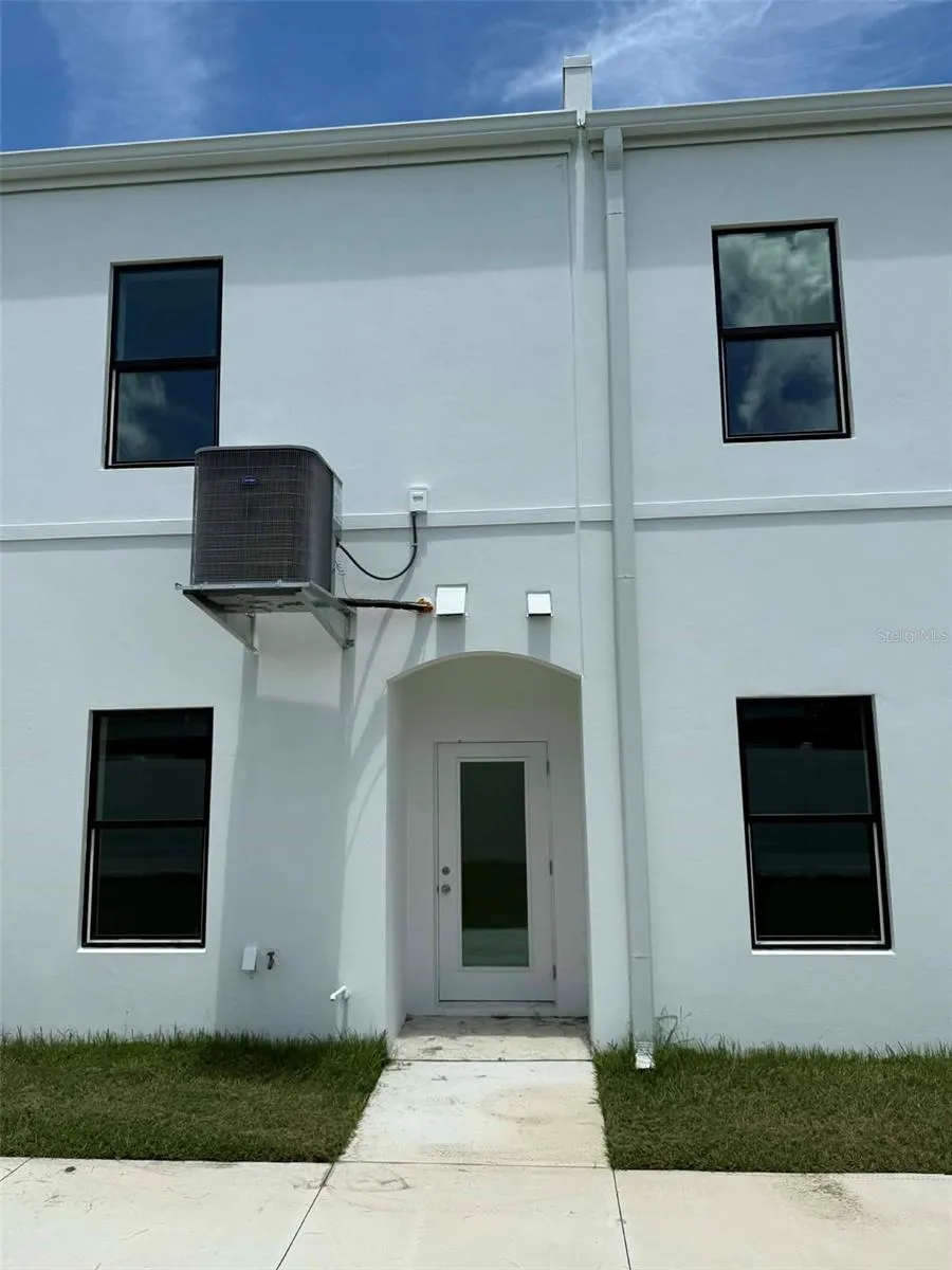 4346 CAMBIO GARDENS COURT Tampa, FL 33610