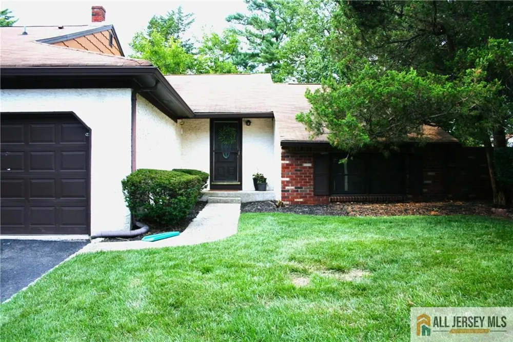 3 Piccadilly Circus #103 Sayreville, NJ 08872