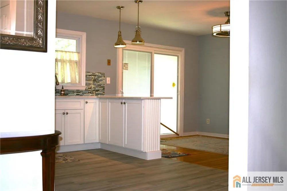 3 Piccadilly Circus #103 Sayreville, NJ 08872
