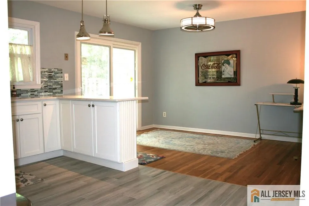 3 Piccadilly Circus #103 Sayreville, NJ 08872