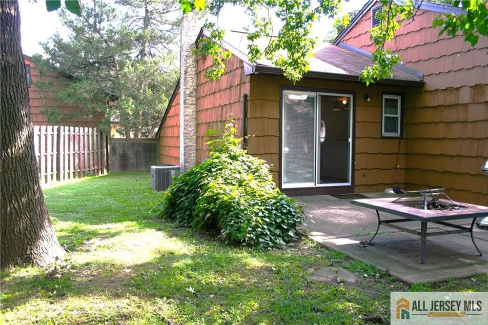 3 Piccadilly Circus #103 Sayreville, NJ 08872