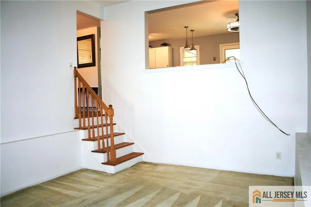3 Piccadilly Circus #103 Sayreville, NJ 08872
