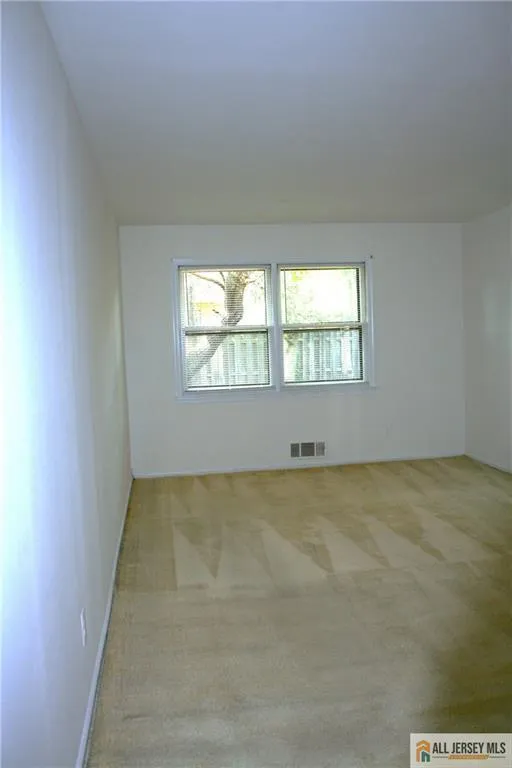 3 Piccadilly Circus #103 Sayreville, NJ 08872