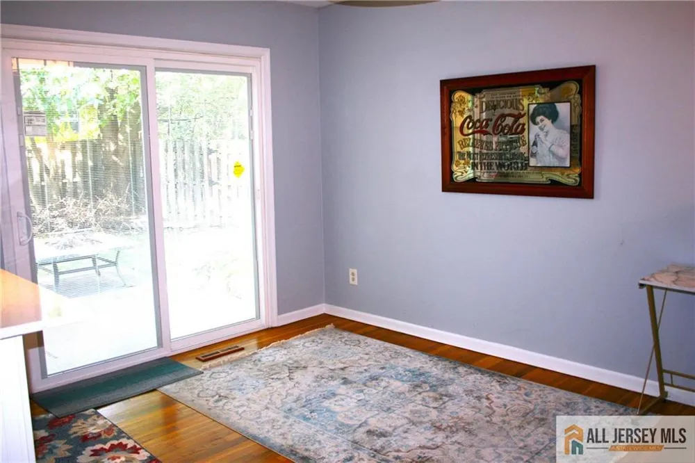 3 Piccadilly Circus #103 Sayreville, NJ 08872