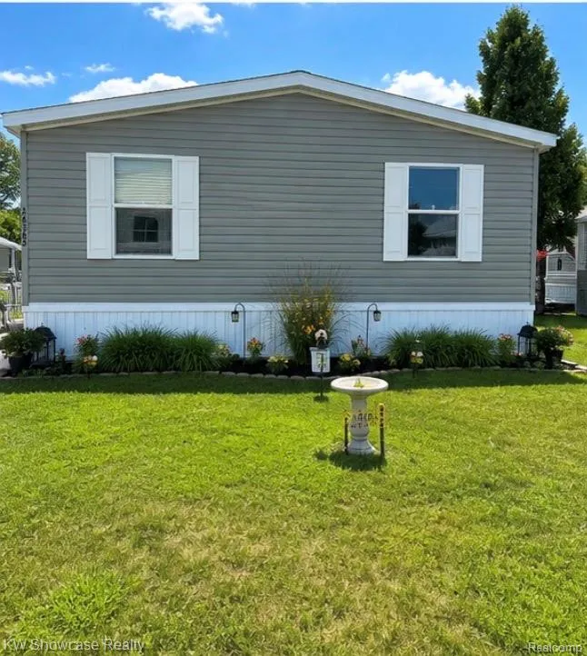 26263 Louisiana Avenue Novi City, MI 48374