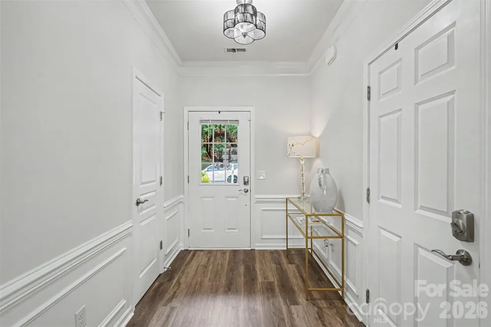 2447 Diplomat Lane Charlotte, NC 28210
