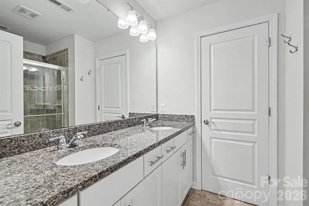 2447 Diplomat Lane Charlotte, NC 28210