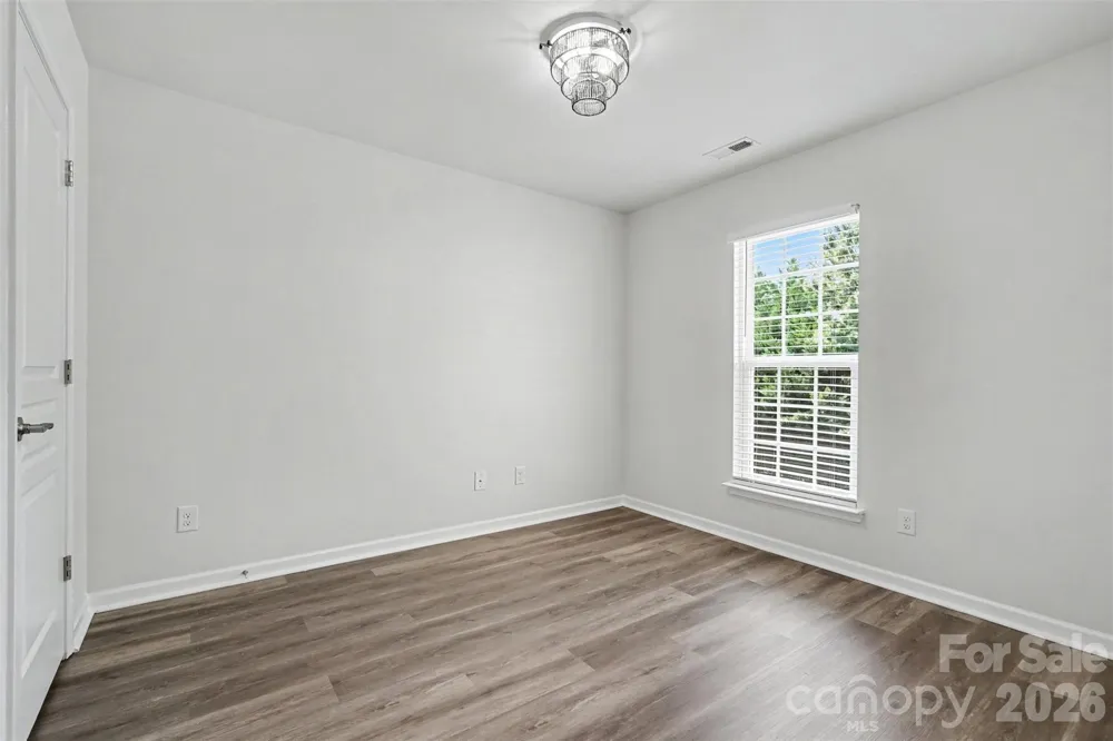 2447 Diplomat Lane Charlotte, NC 28210
