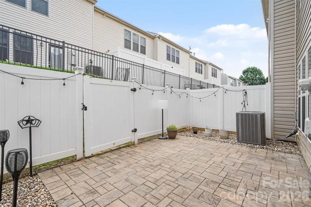 2447 Diplomat Lane Charlotte, NC 28210