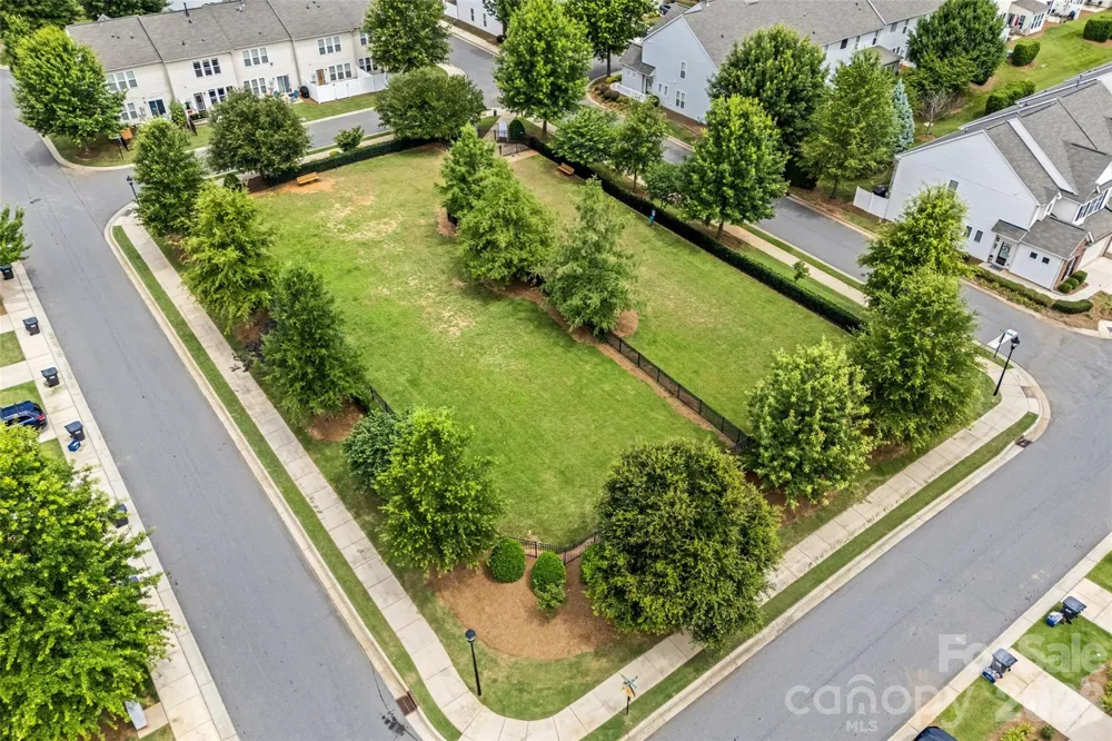 2447 Diplomat Lane Charlotte, NC 28210