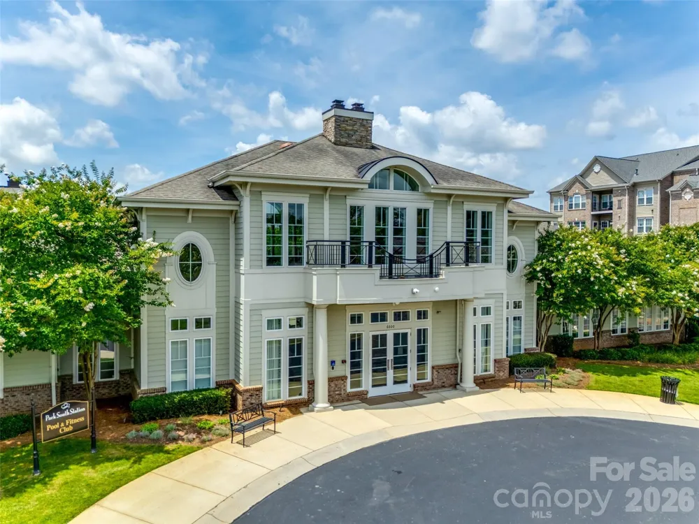 2447 Diplomat Lane Charlotte, NC 28210