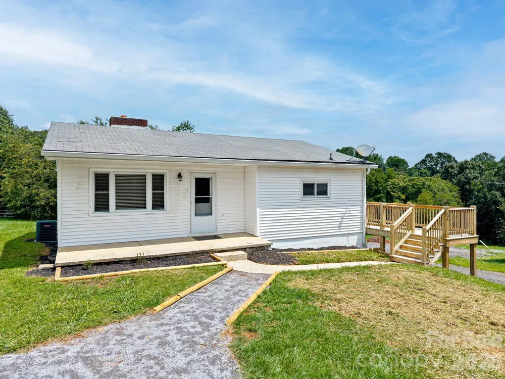 12 Baker Road Asheville, NC 28806