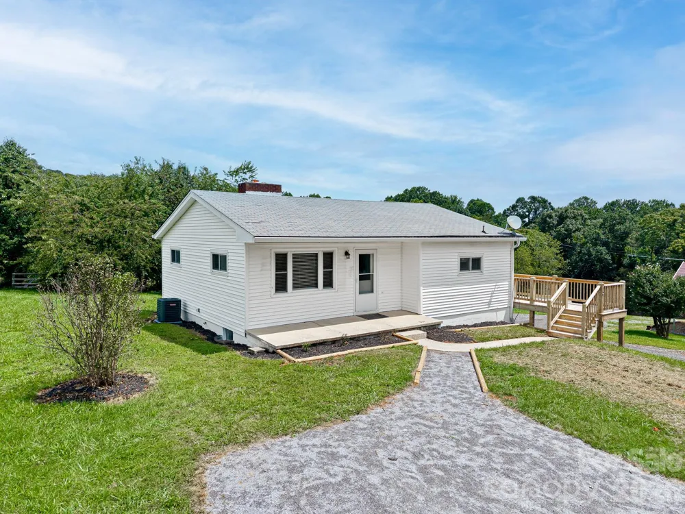 12 Baker Road Asheville, NC 28806