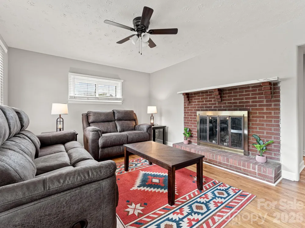 12 Baker Road Asheville, NC 28806