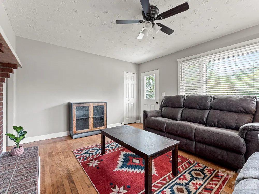 12 Baker Road Asheville, NC 28806