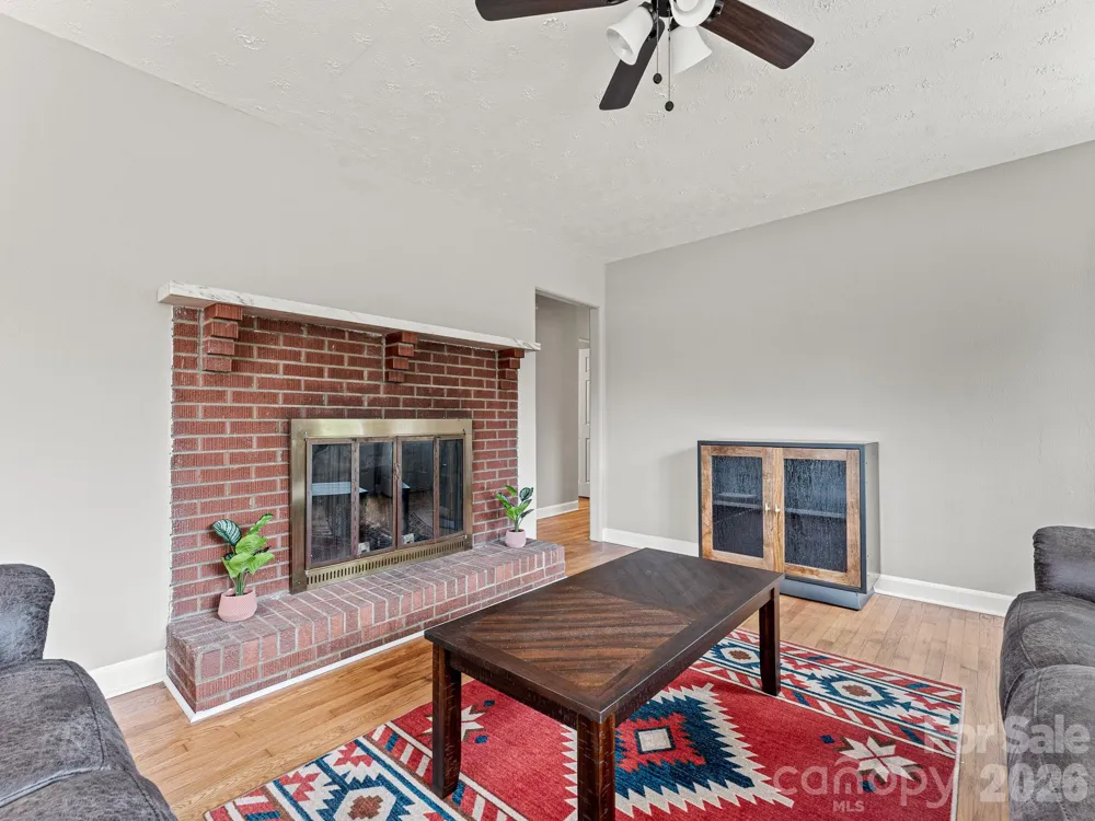 12 Baker Road Asheville, NC 28806