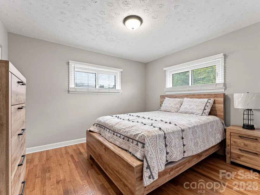 12 Baker Road Asheville, NC 28806