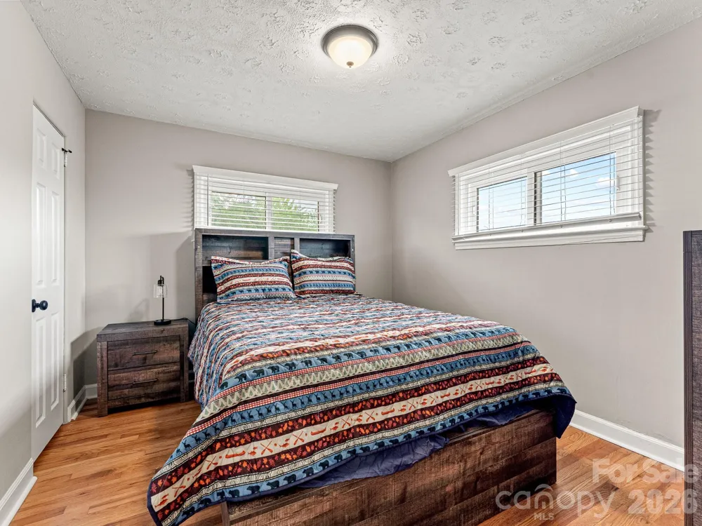 12 Baker Road Asheville, NC 28806