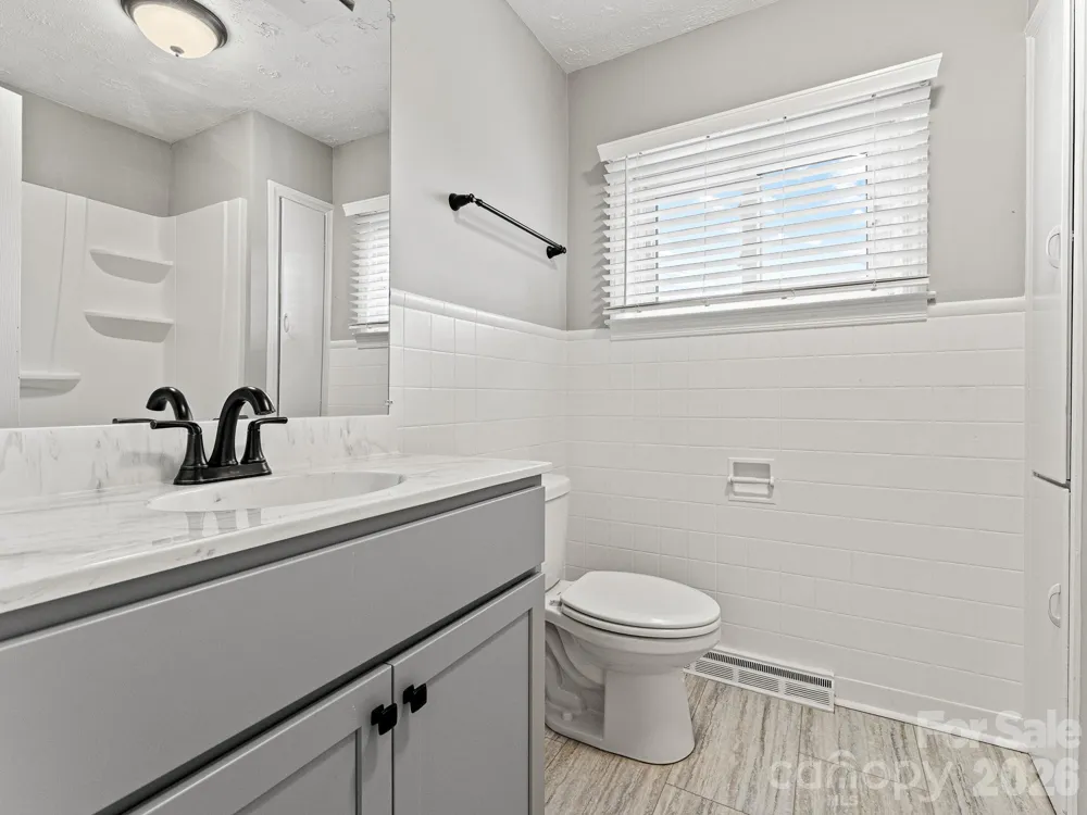 12 Baker Road Asheville, NC 28806