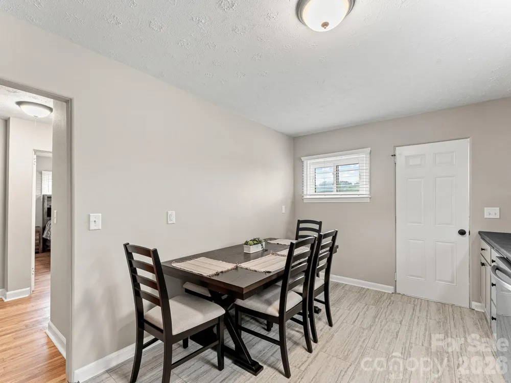 12 Baker Road Asheville, NC 28806