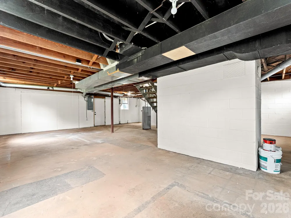 12 Baker Road Asheville, NC 28806