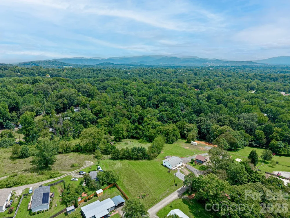 12 Baker Road Asheville, NC 28806