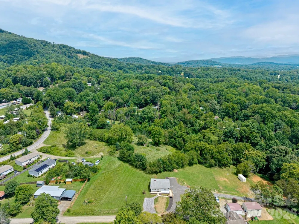 12 Baker Road Asheville, NC 28806