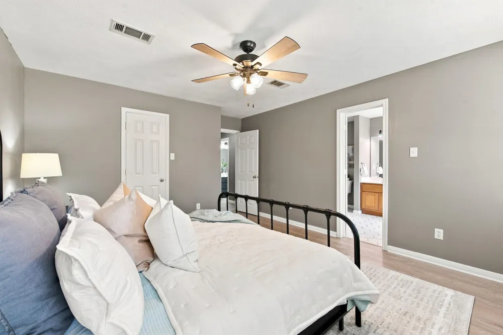 6826 Bendwood College Station, TX 77845