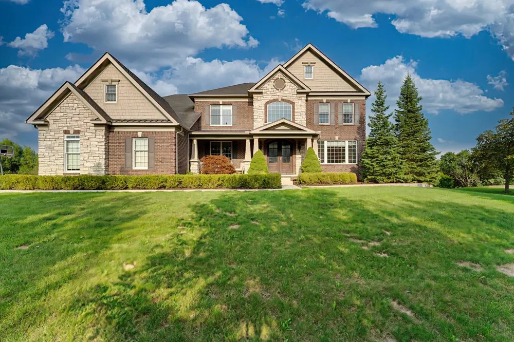 17486 Crestbrook Drive Northville, MI 48168