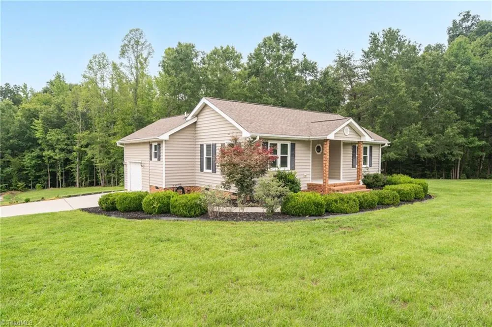 1819 Merritt Trail Burlington, NC 27217