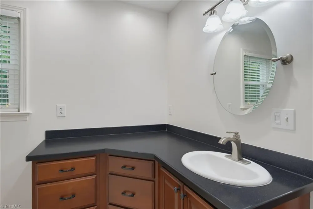 1819 Merritt Trail Burlington, NC 27217