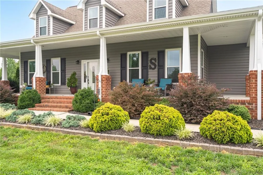 1819 Merritt Trail Burlington, NC 27217