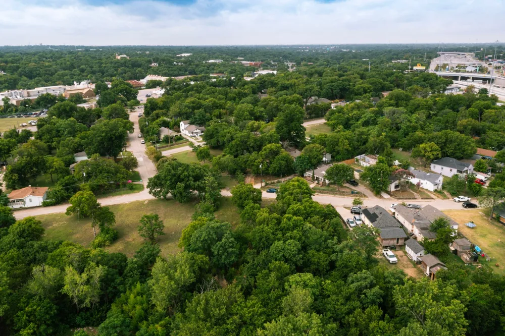 1136 Betterton Circle Dallas, TX 75203