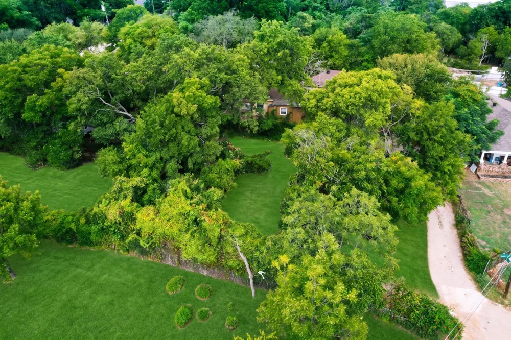 1136 Betterton Circle Dallas, TX 75203