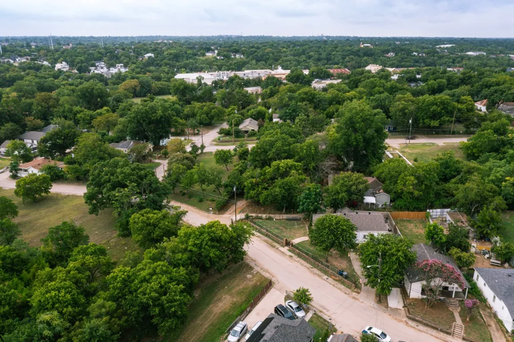 1136 Betterton Circle Dallas, TX 75203