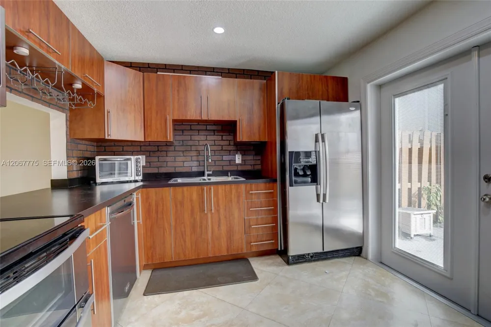 9874 Hammocks Blvd #108-49 Miami, FL 33196