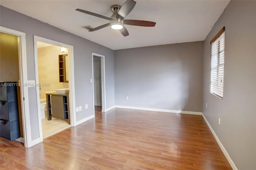 9874 Hammocks Blvd #108-49 Miami, FL 33196