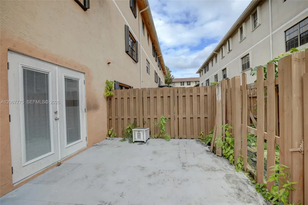 9874 Hammocks Blvd #108-49 Miami, FL 33196