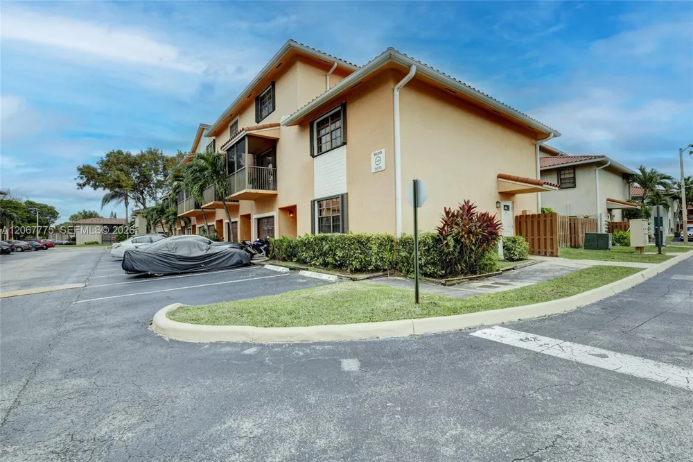 9874 Hammocks Blvd #108-49 Miami, FL 33196