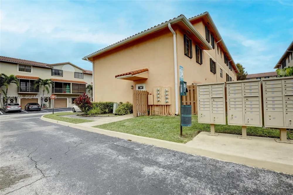9874 Hammocks Blvd #108-49 Miami, FL 33196