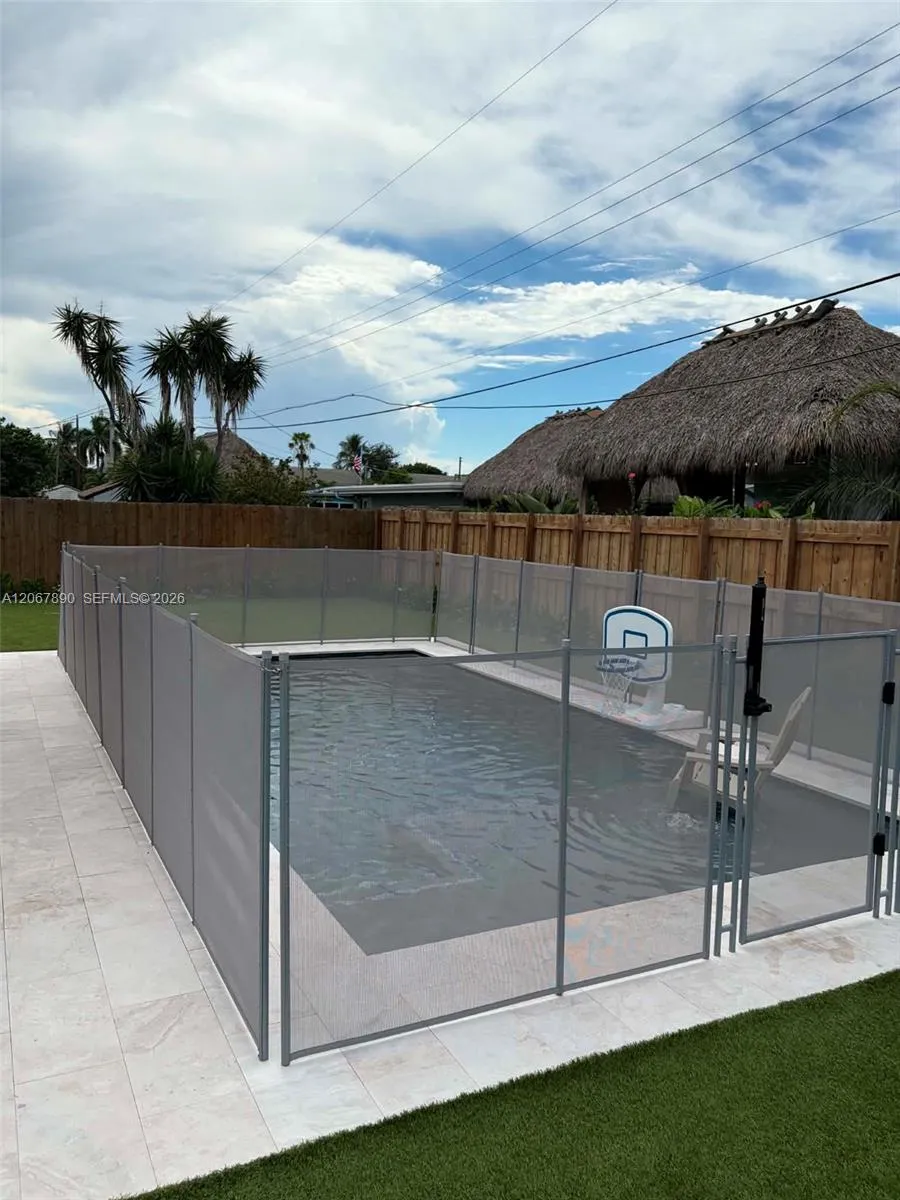 401 SE 3rd Pl Deerfield Beach, FL 33441