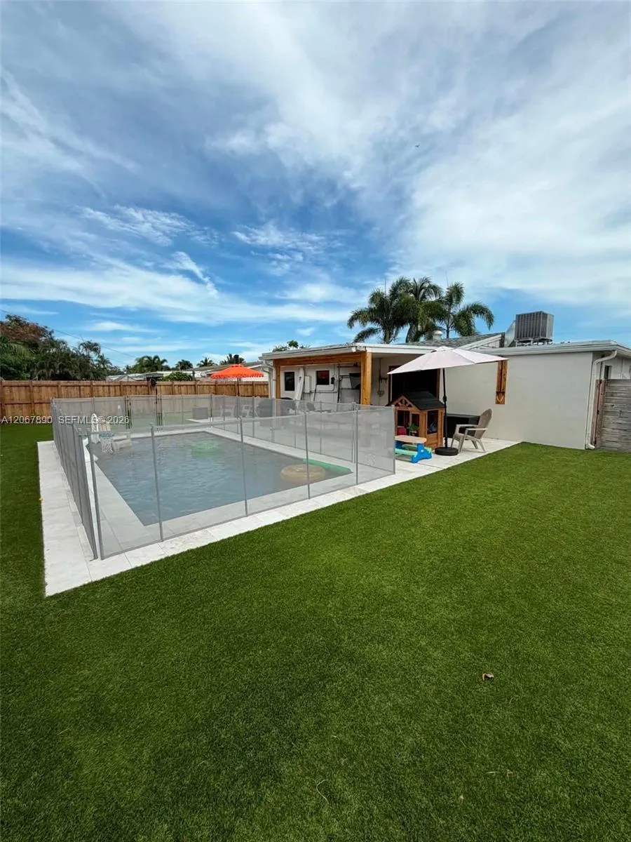 401 SE 3rd Pl Deerfield Beach, FL 33441